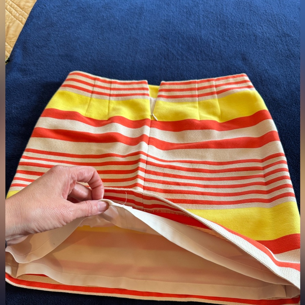 Ann Taylor Pencil Yellow Skirt; Size 6p